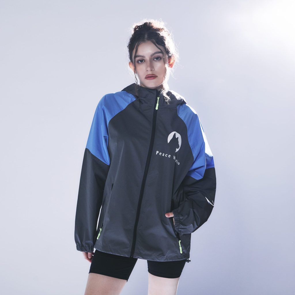 ピースワンコ・ジャパンのスタッフへ、ペットブランド「STANDING ON THE BLUE」がユニフォームを寄贈 2 sotb1734